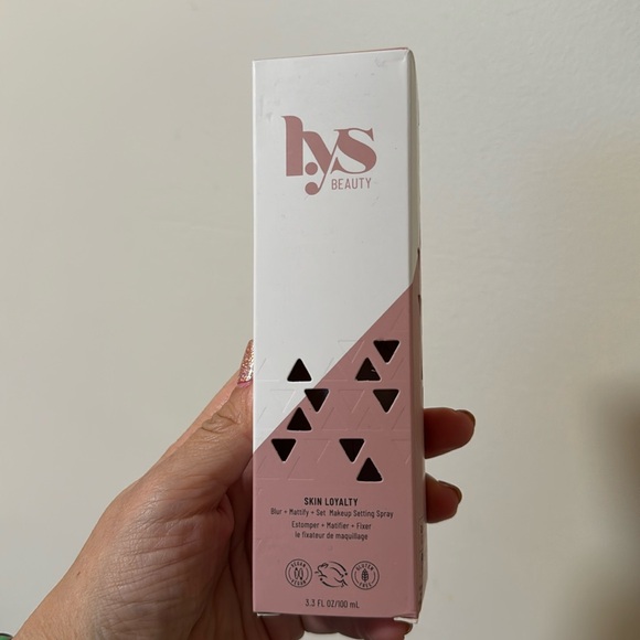 LYS Beauty - Skin Loyalty Setting Spray Full size Brand new in box - Picture 1 of 3